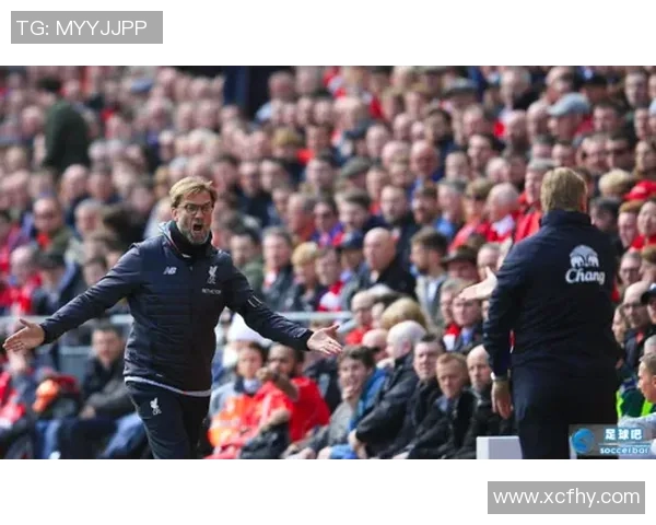 足球明星替补席上的瞬间捕捉展现他们不为人知的另一面与奋斗精神