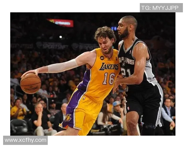 湖人对决马刺精彩黑白直播全程回顾与分析