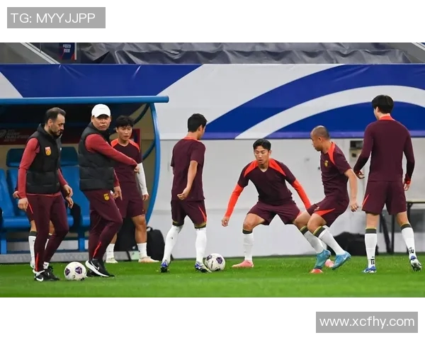 国足与越南之战裁判表现引发争议球迷热议判罚公正性与比赛影响